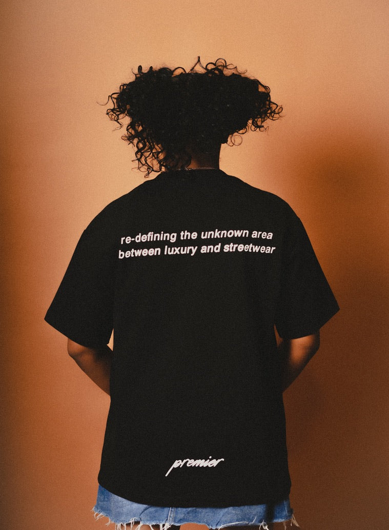 "BASIC BUT NOT BASIC" T SHIRT [BLACK]